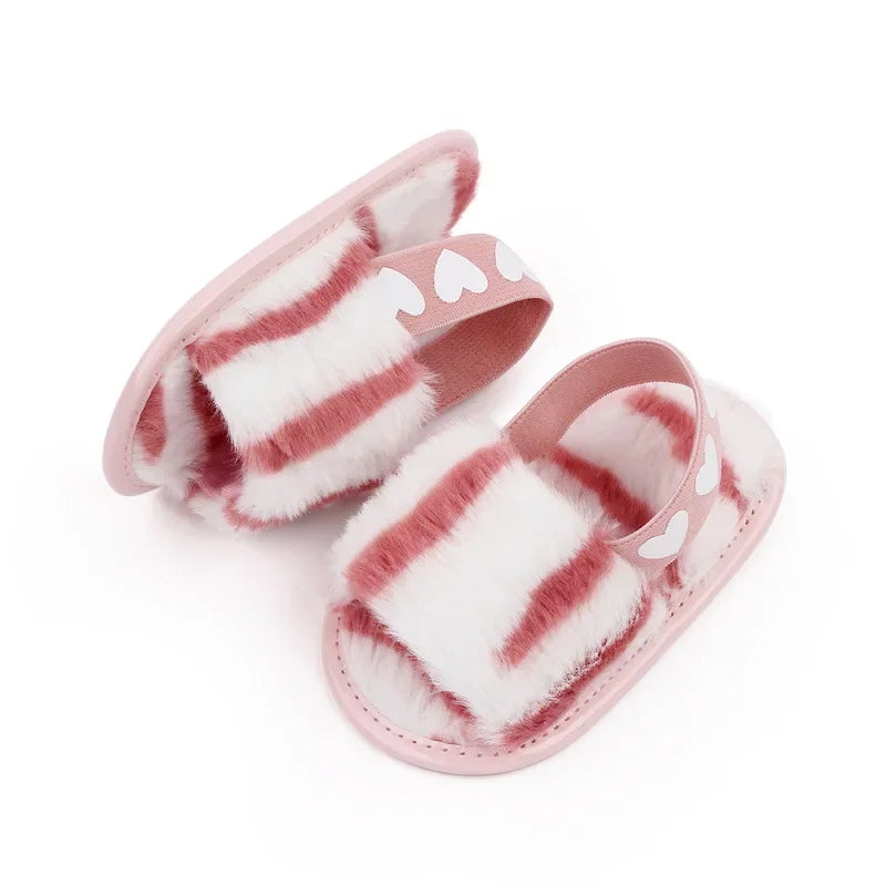 Sandales pour nouveau-né fille, mignonnes, été, hiver, en peluche, semelles souples, plates, princesse, antidérapantes, pour les premiers pas