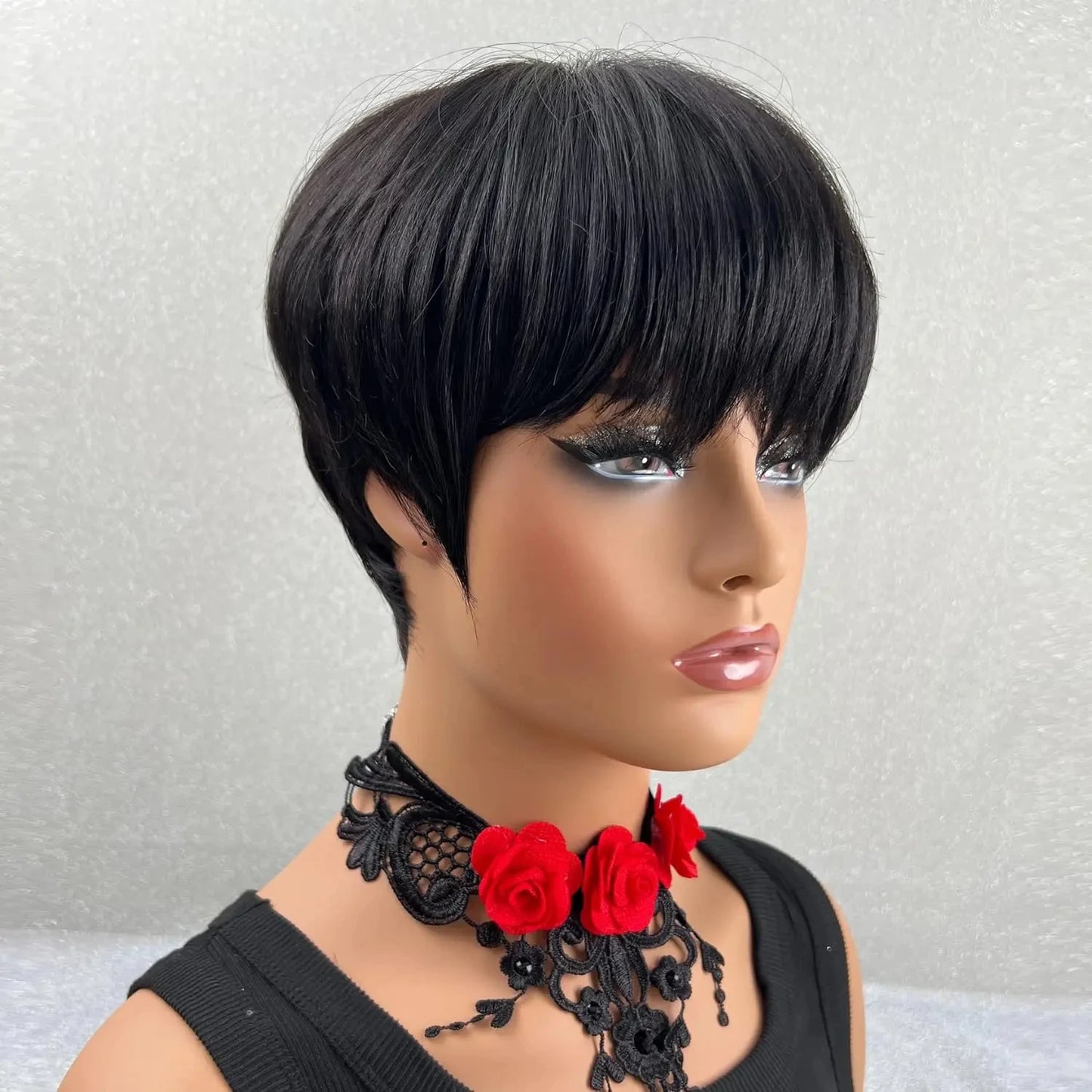 Perruque courte et lisse en cheveux humains, coupe Pixie, fabriquée à la machine, pour femmes noires, avec frange, dégradée, vierge, noir 1B, bonnet complet