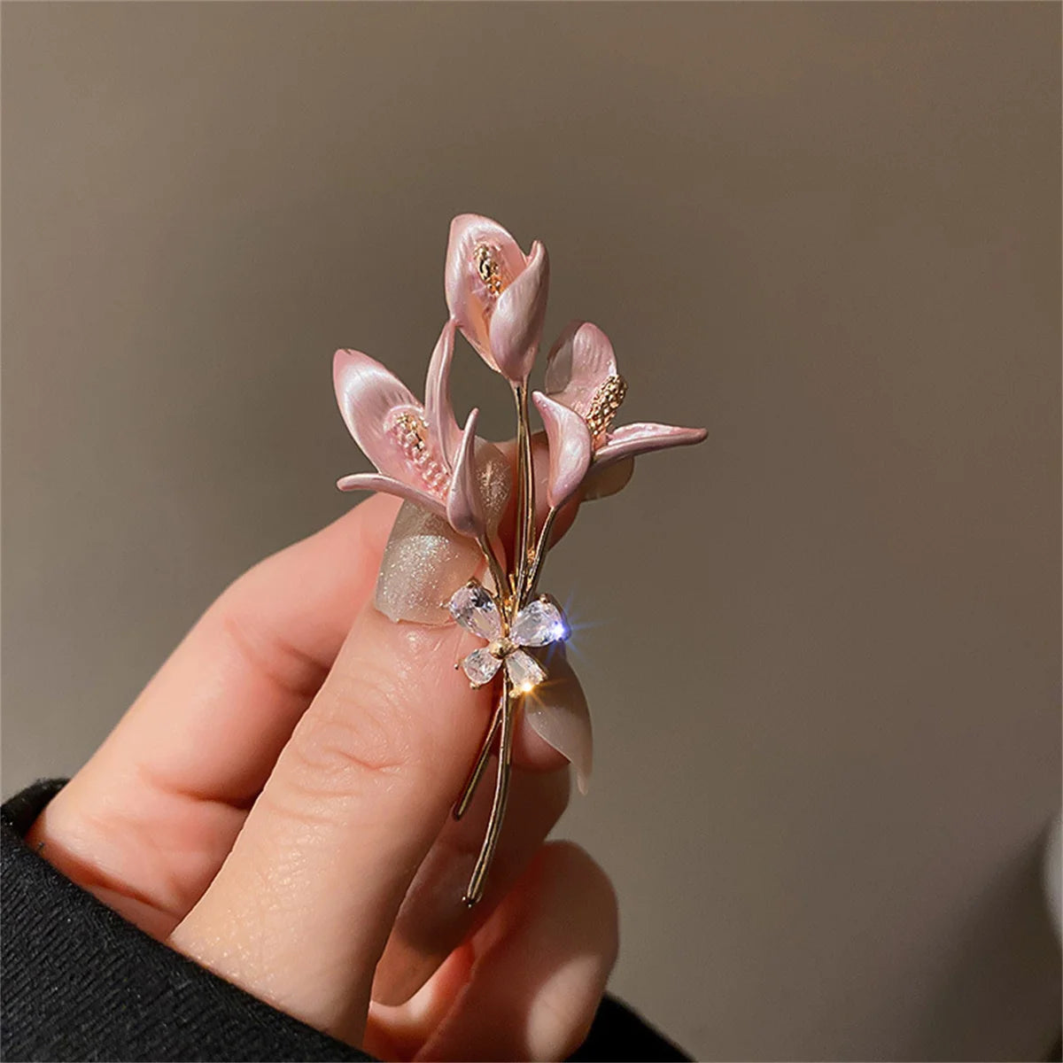 Rinhoo Luxury Pink Green Zircon Tulip Flower Brooch For Women Elegant Pearl Floral Lapel Pins Plant Button Badge Wedding Jewelry