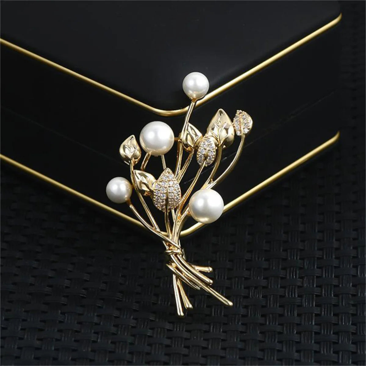 Rinhoo Luxury Pink Green Zircon Tulip Flower Brooch For Women Elegant Pearl Floral Lapel Pins Plant Button Badge Wedding Jewelry