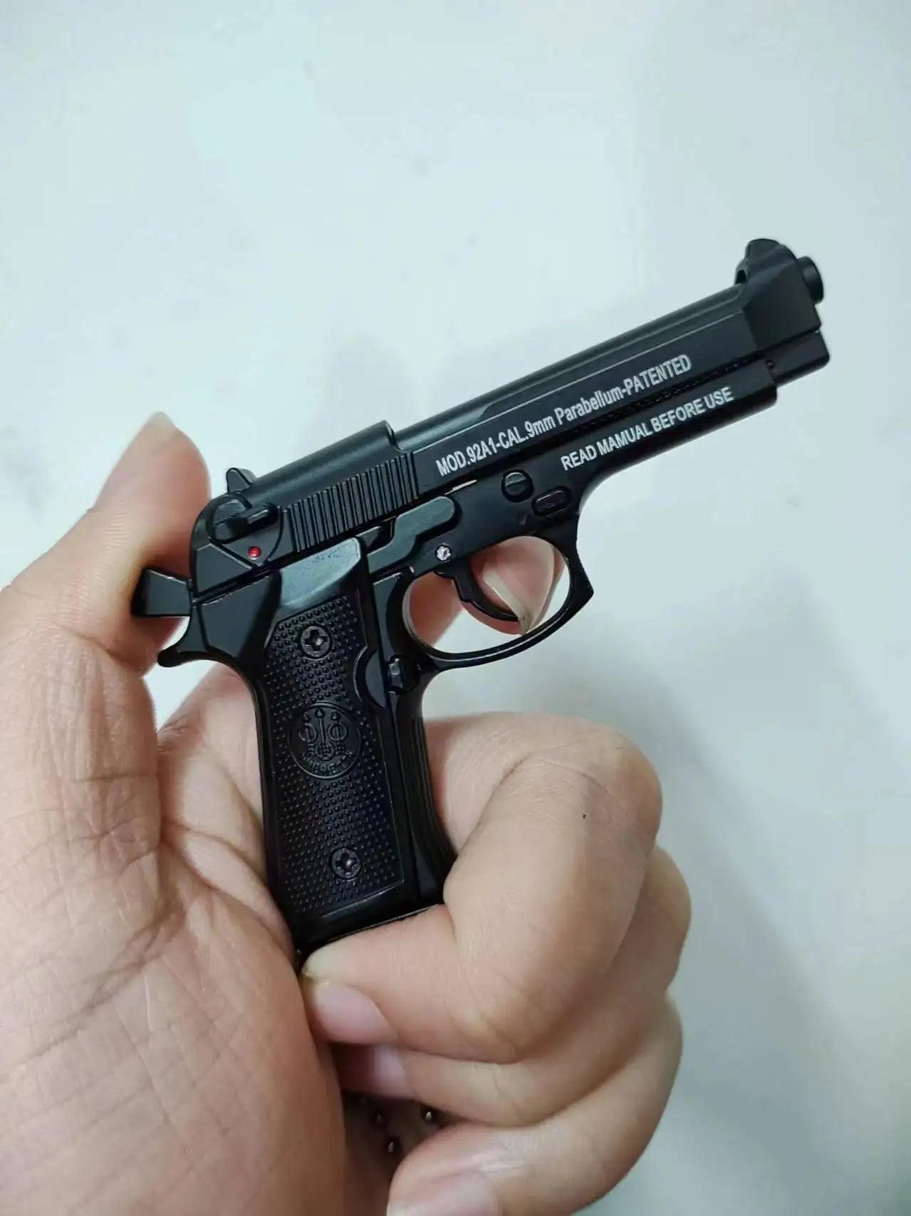 Detachable 1:3 Mini Alloy Colt 1911 Pistol Model PUBG Jedi Toy Gun Keychain Fidget Toy for Boy Collection Adults Chrismas Gift