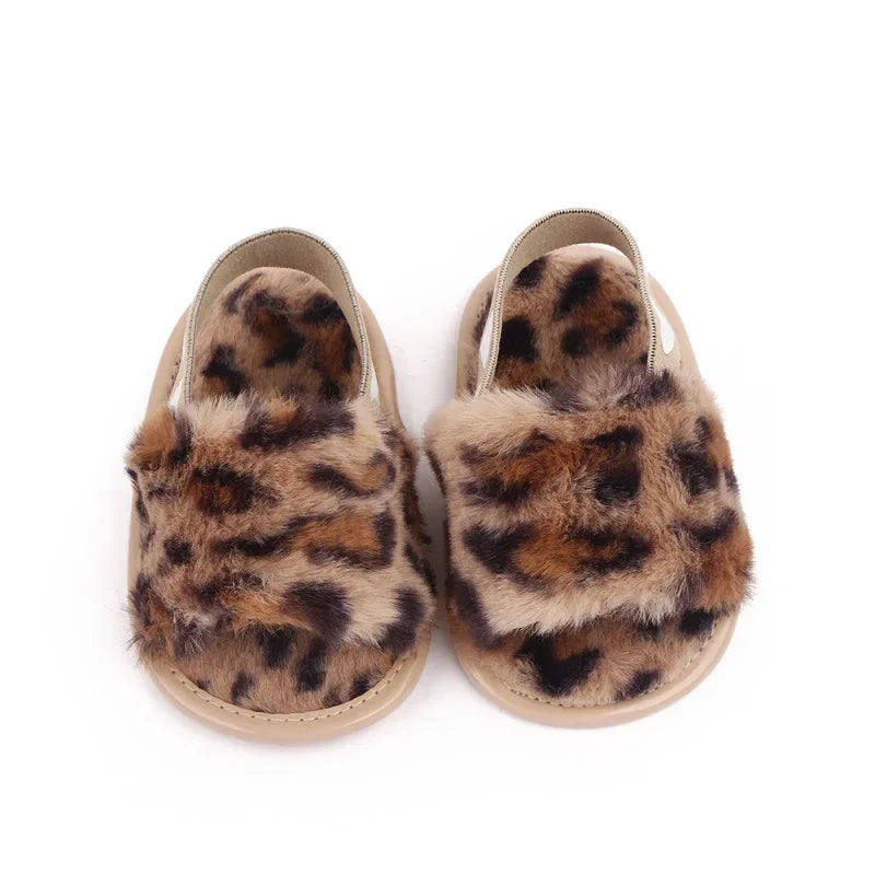 Sandales pour nouveau-né fille, mignonnes, été, hiver, en peluche, semelles souples, plates, princesse, antidérapantes, pour les premiers pas