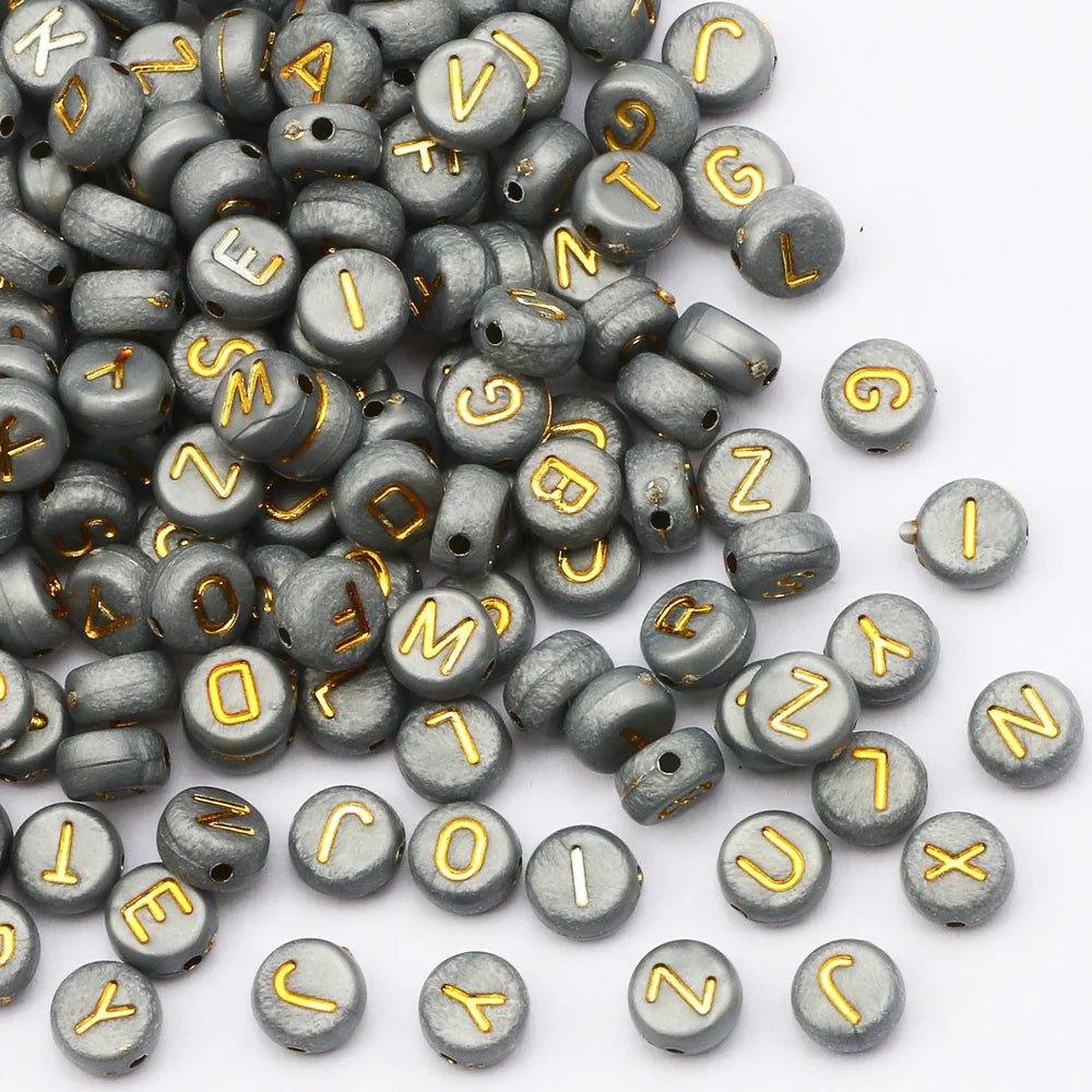 Perles plates en acrylique avec lettres de l'alphabet dorées pour la fabrication de bijoux faits à la main, bracelets à breloques, colliers et accessoires