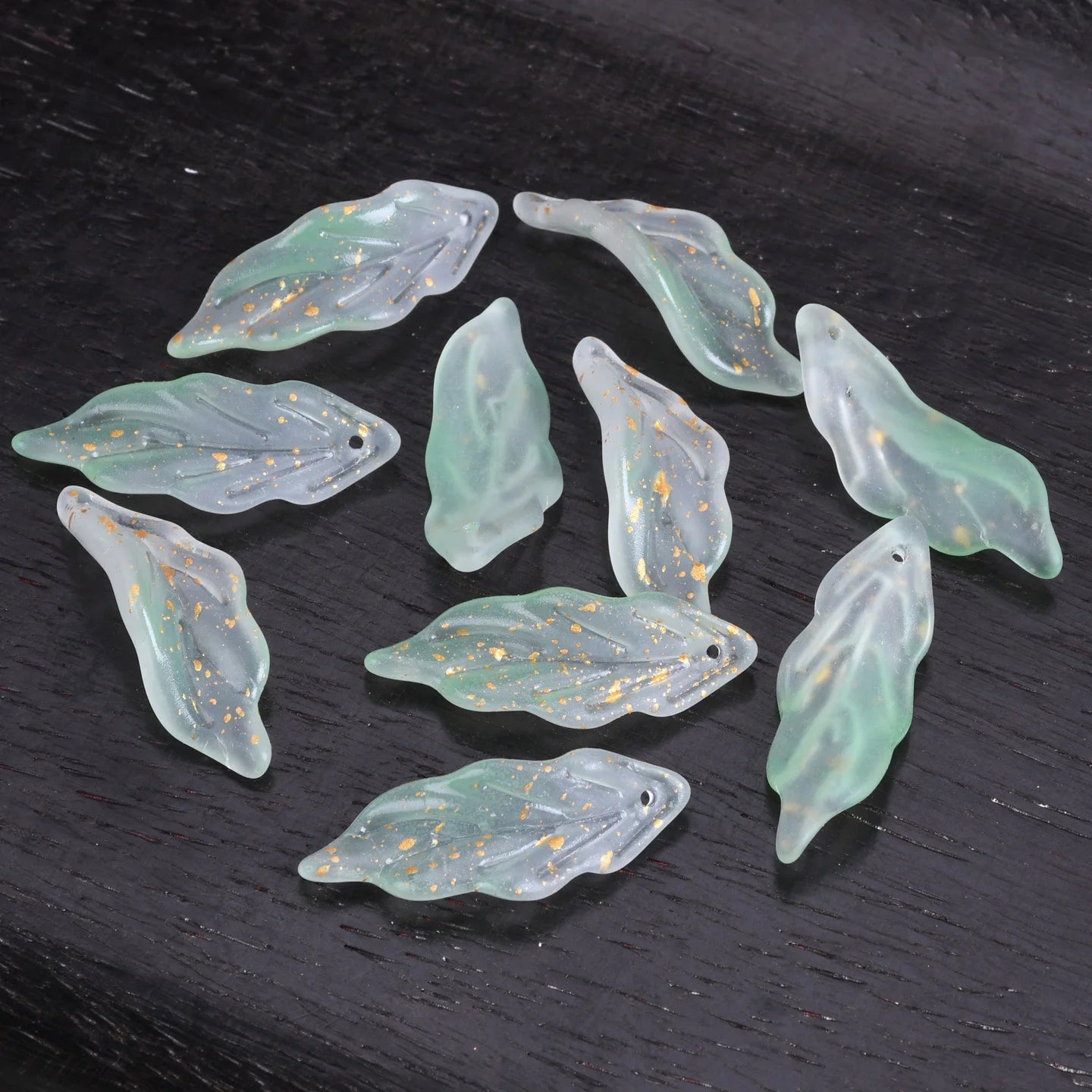 Lot de 10 pétales longs en forme de feuille, 34 x 12 mm, perles en verre de cristal faites à la main, pour la fabrication de bijoux, loisirs créatifs