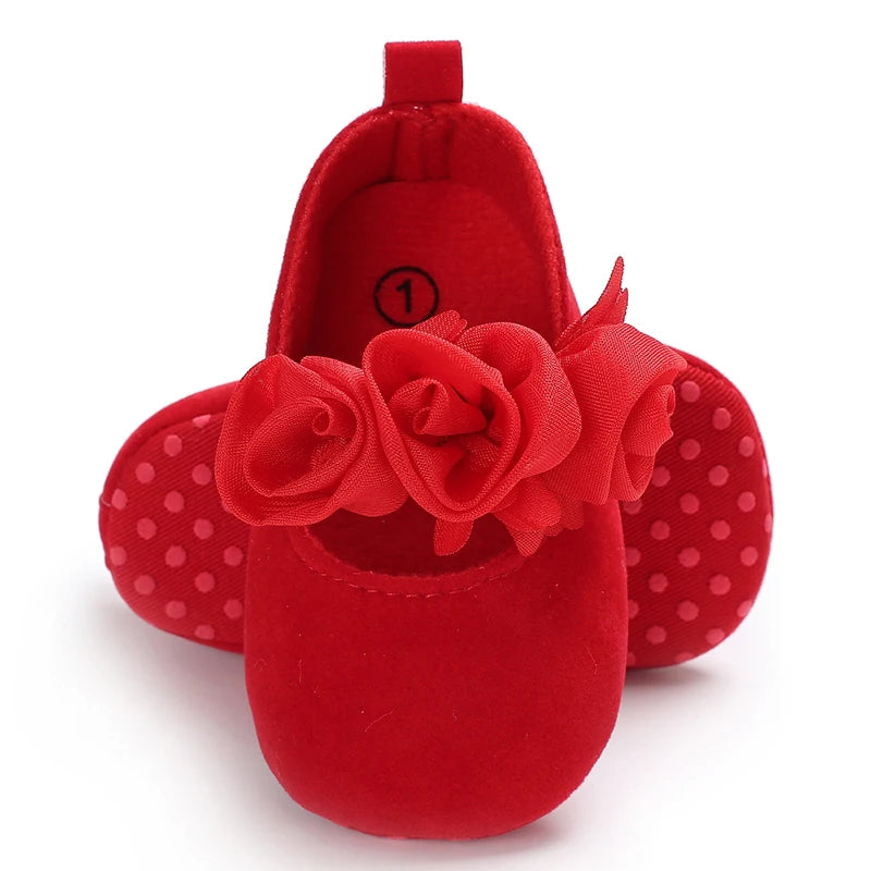 Baby Shoes Cute Baby Sweet Princess Style 0-1 Year Old Non slip Fabric Sole Newborn Red Holiday Walking Shoes 2023 New Ins Super