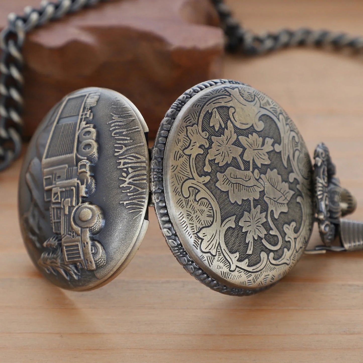 Steampunk Bronze Big Car Truck Pocket Watch with Chain Pocket Watches for Men Women Exquisite Retro Watches Relogios