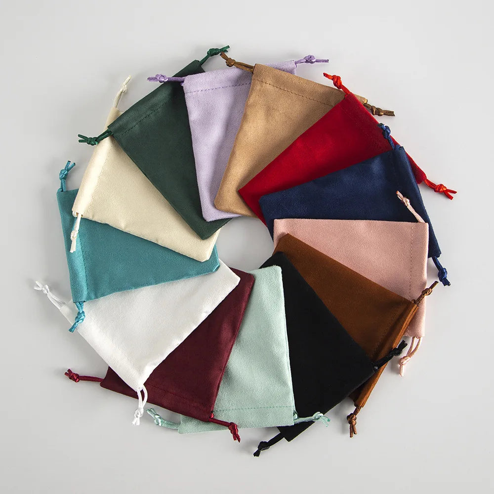 Lot de 10 pochettes en velours à cordon coulissant en flanelle grise pour bijoux, trousses de maquillage, pochettes cadeaux chics pour mariage