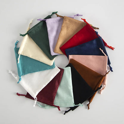 Lot de 10 pochettes en velours à cordon coulissant en flanelle grise pour bijoux, trousses de maquillage, pochettes cadeaux chics pour mariage