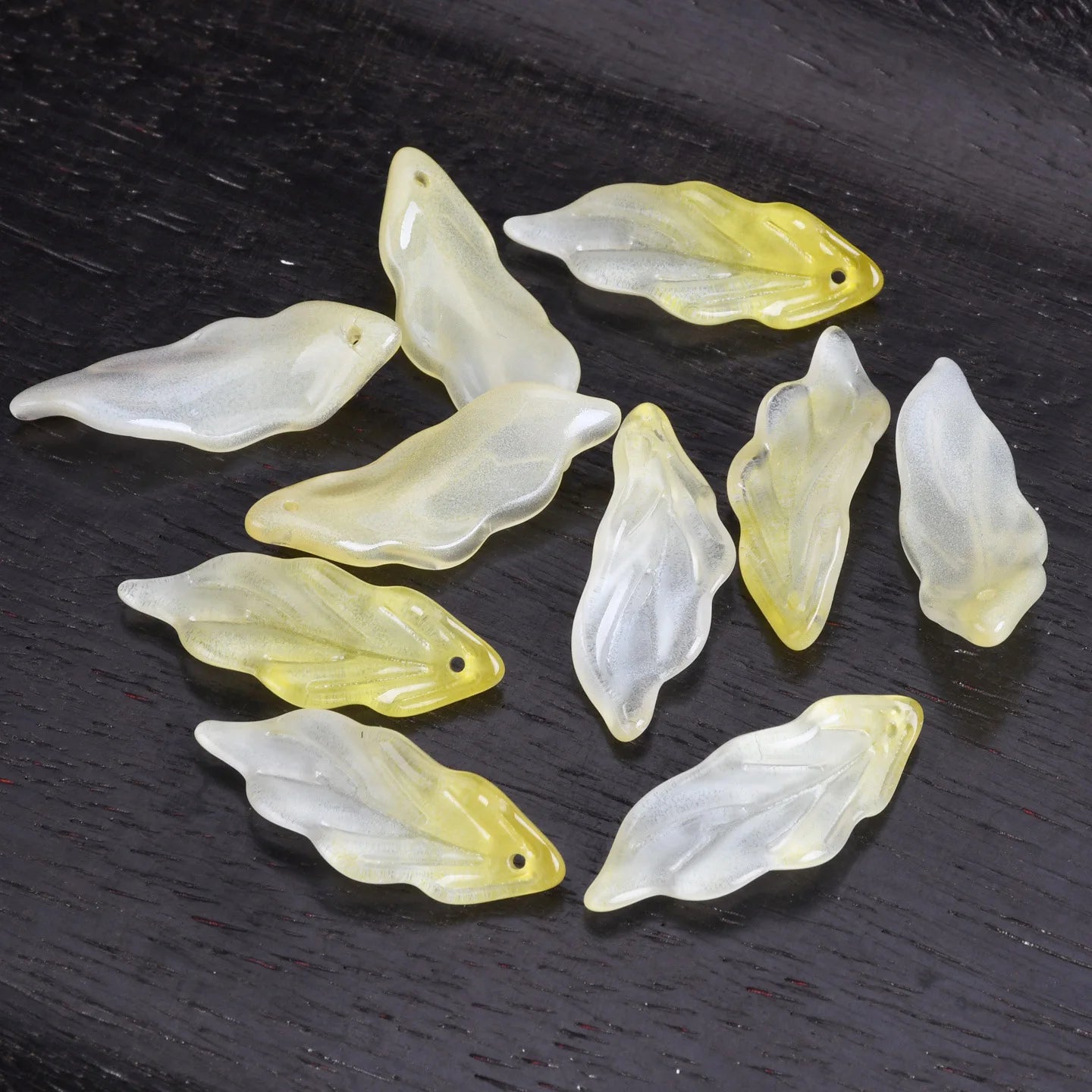 Lot de 10 pétales longs en forme de feuille, 34 x 12 mm, perles en verre de cristal faites à la main, pour la fabrication de bijoux, loisirs créatifs