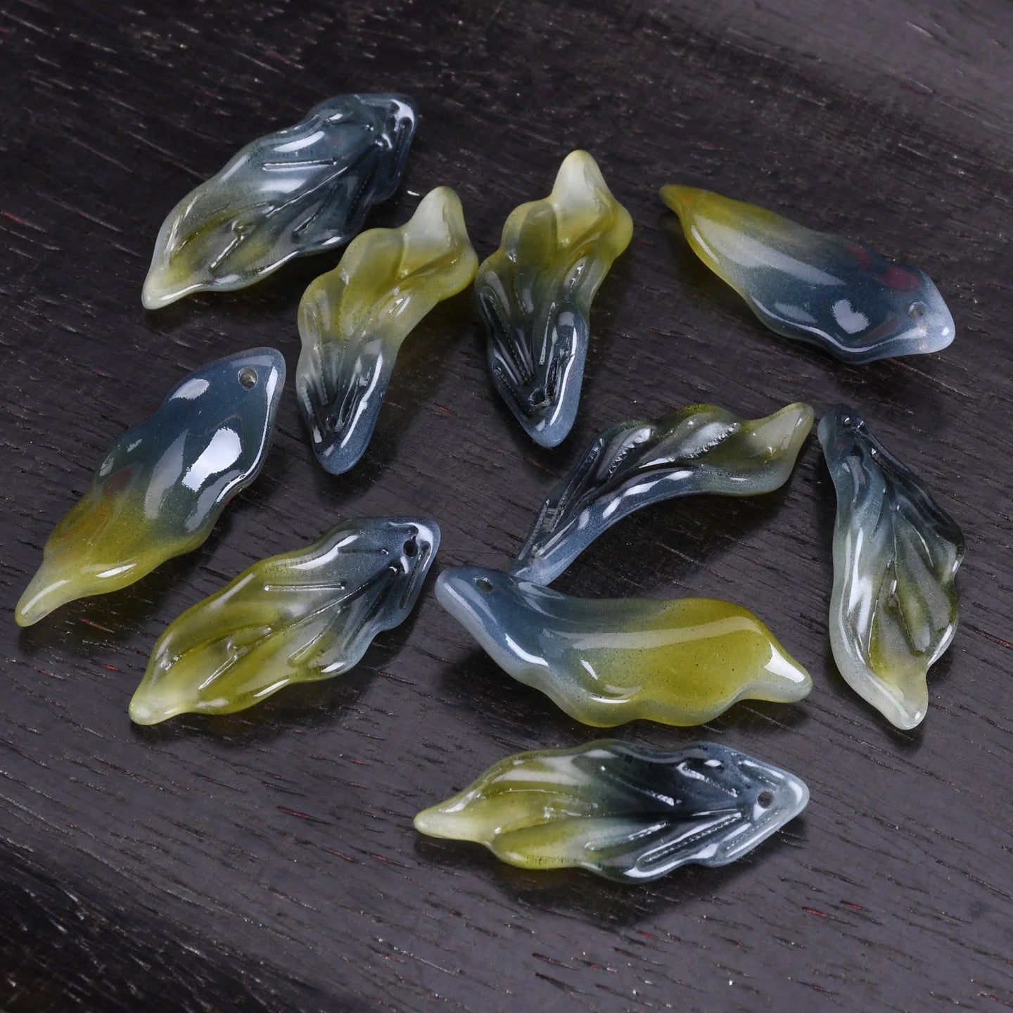 Lot de 10 pétales longs en forme de feuille, 34 x 12 mm, perles en verre de cristal faites à la main, pour la fabrication de bijoux, loisirs créatifs