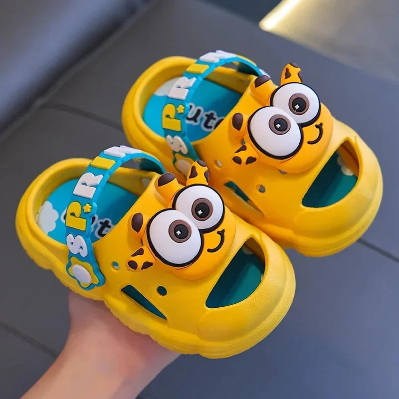 Sandales d'été mignonnes pour enfants, pantoufles confortables antidérapantes pour intérieur et extérieur, pour la plage et la maison, chaussures à enfiler pour garçons et filles