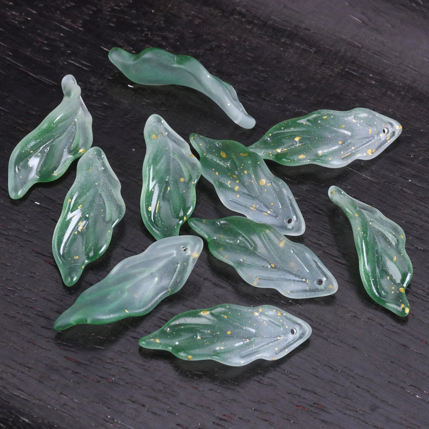 Lot de 10 pétales longs en forme de feuille, 34 x 12 mm, perles en verre de cristal faites à la main, pour la fabrication de bijoux, loisirs créatifs