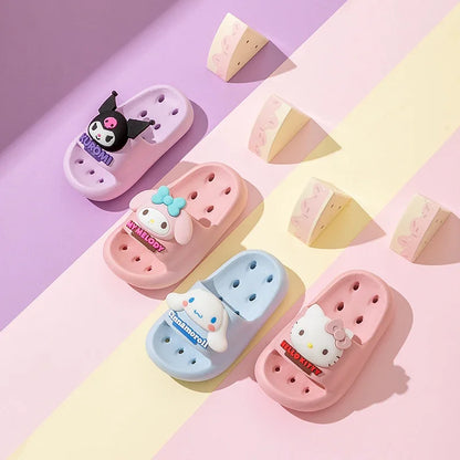 Sanrio Kuromi Sandales d'été mignonnes pour enfants, pantoufles souples d'intérieur et d'extérieur, séchage rapide, semelle antidérapante, dessin animé, cadeau pour filles et garçons