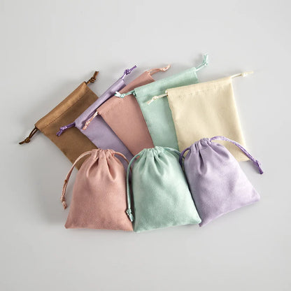 Lot de 10 pochettes en velours à cordon coulissant en flanelle grise pour bijoux, trousses de maquillage, pochettes cadeaux chics pour mariage