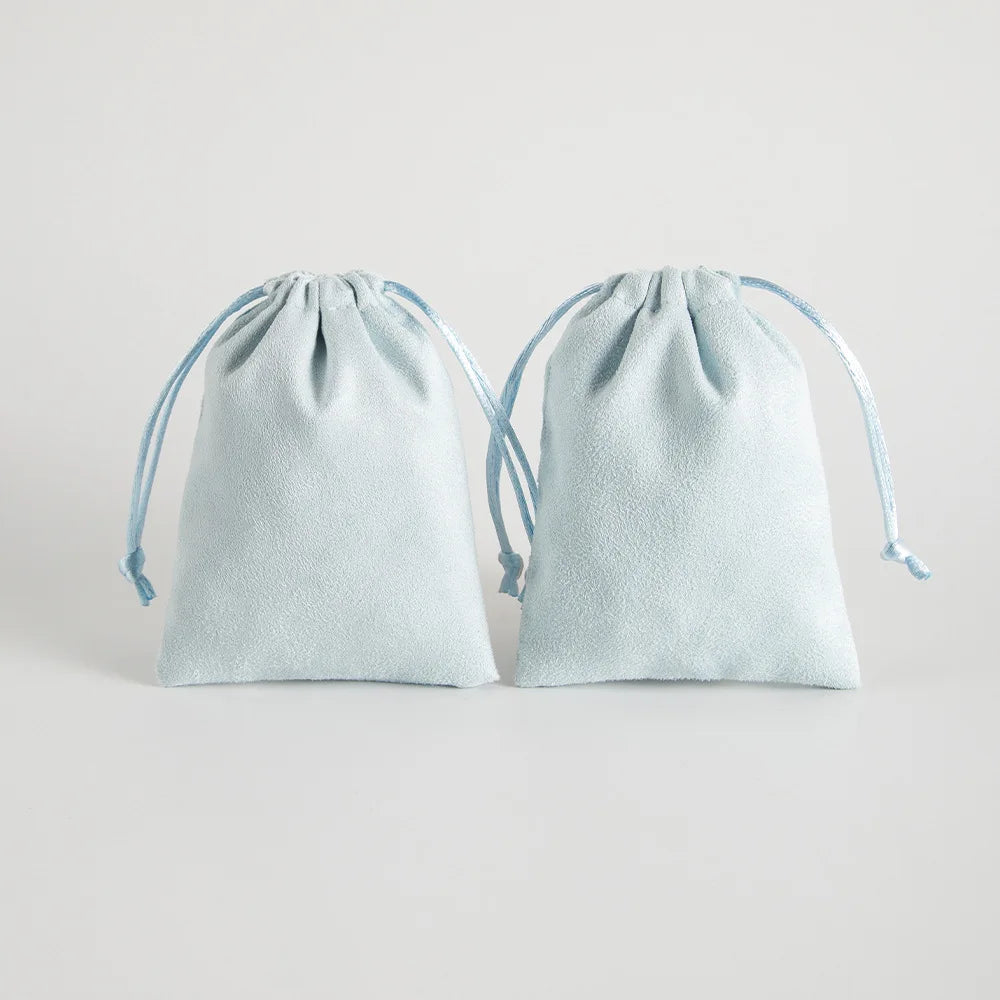 Lot de 10 pochettes en velours à cordon coulissant en flanelle grise pour bijoux, trousses de maquillage, pochettes cadeaux chics pour mariage