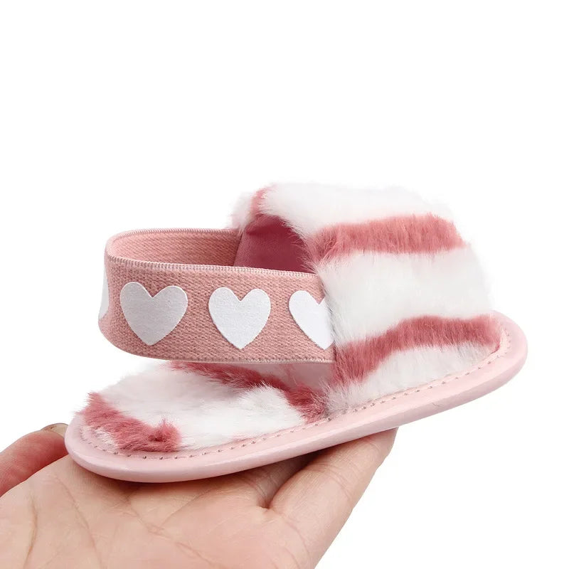 Sandales pour nouveau-né fille, mignonnes, été, hiver, en peluche, semelles souples, plates, princesse, antidérapantes, pour les premiers pas