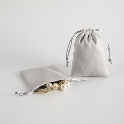 Lot de 10 pochettes en velours à cordon coulissant en flanelle grise pour bijoux, trousses de maquillage, pochettes cadeaux chics pour mariage