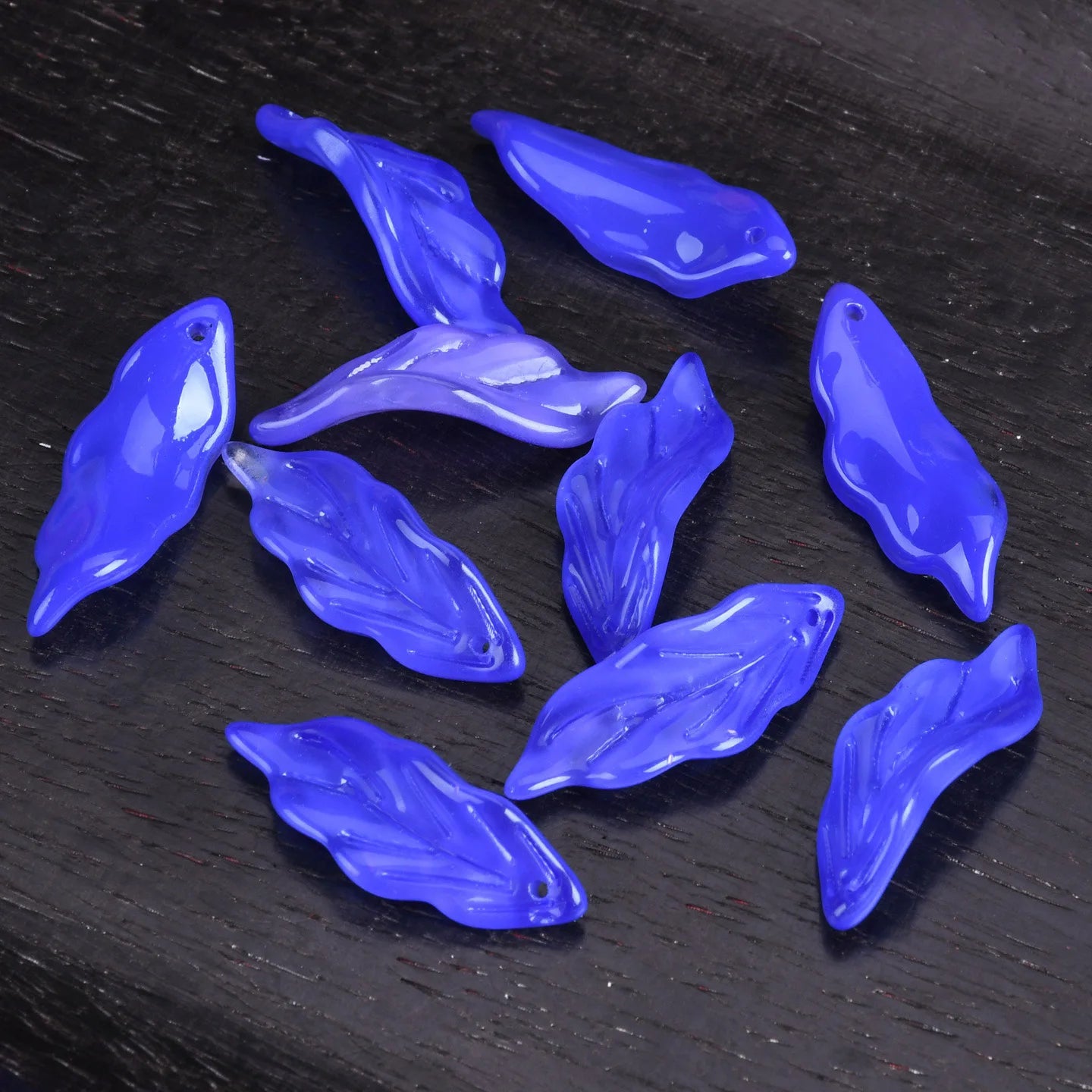 Lot de 10 pétales longs en forme de feuille, 34 x 12 mm, perles en verre de cristal faites à la main, pour la fabrication de bijoux, loisirs créatifs