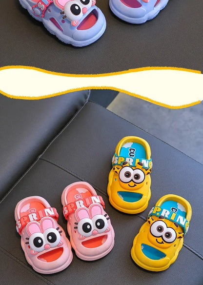 Sandales d'été mignonnes pour enfants, pantoufles confortables antidérapantes pour intérieur et extérieur, pour la plage et la maison, chaussures à enfiler pour garçons et filles
