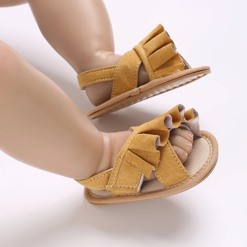 Sandales d'été pour bébé, chaussures pour bébé fille, princesse, semelles plates, antidérapantes, chaussures de berceau pour tout-petits, pantoufles en toile pour nouveau-né