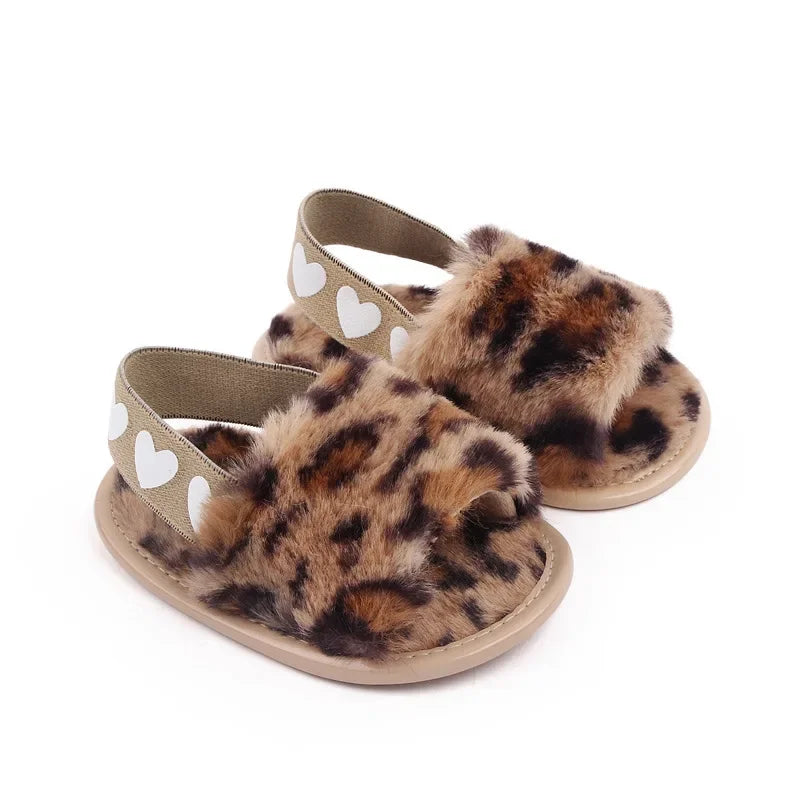 Sandales pour nouveau-né fille, mignonnes, été, hiver, en peluche, semelles souples, plates, princesse, antidérapantes, pour les premiers pas