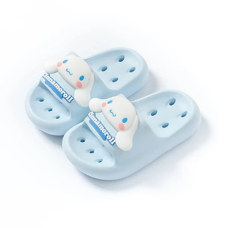 Sanrio Kuromi Sandales d'été mignonnes pour enfants, pantoufles souples d'intérieur et d'extérieur, séchage rapide, semelle antidérapante, dessin animé, cadeau pour filles et garçons