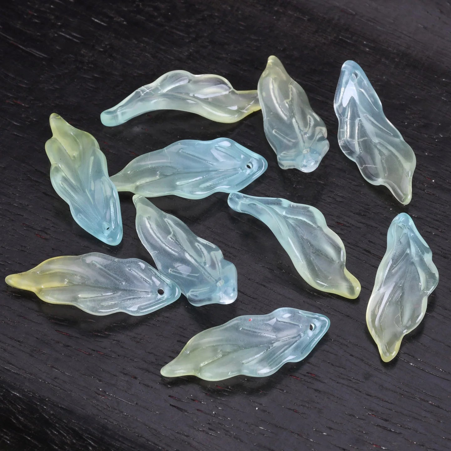 Lot de 10 pétales longs en forme de feuille, 34 x 12 mm, perles en verre de cristal faites à la main, pour la fabrication de bijoux, loisirs créatifs