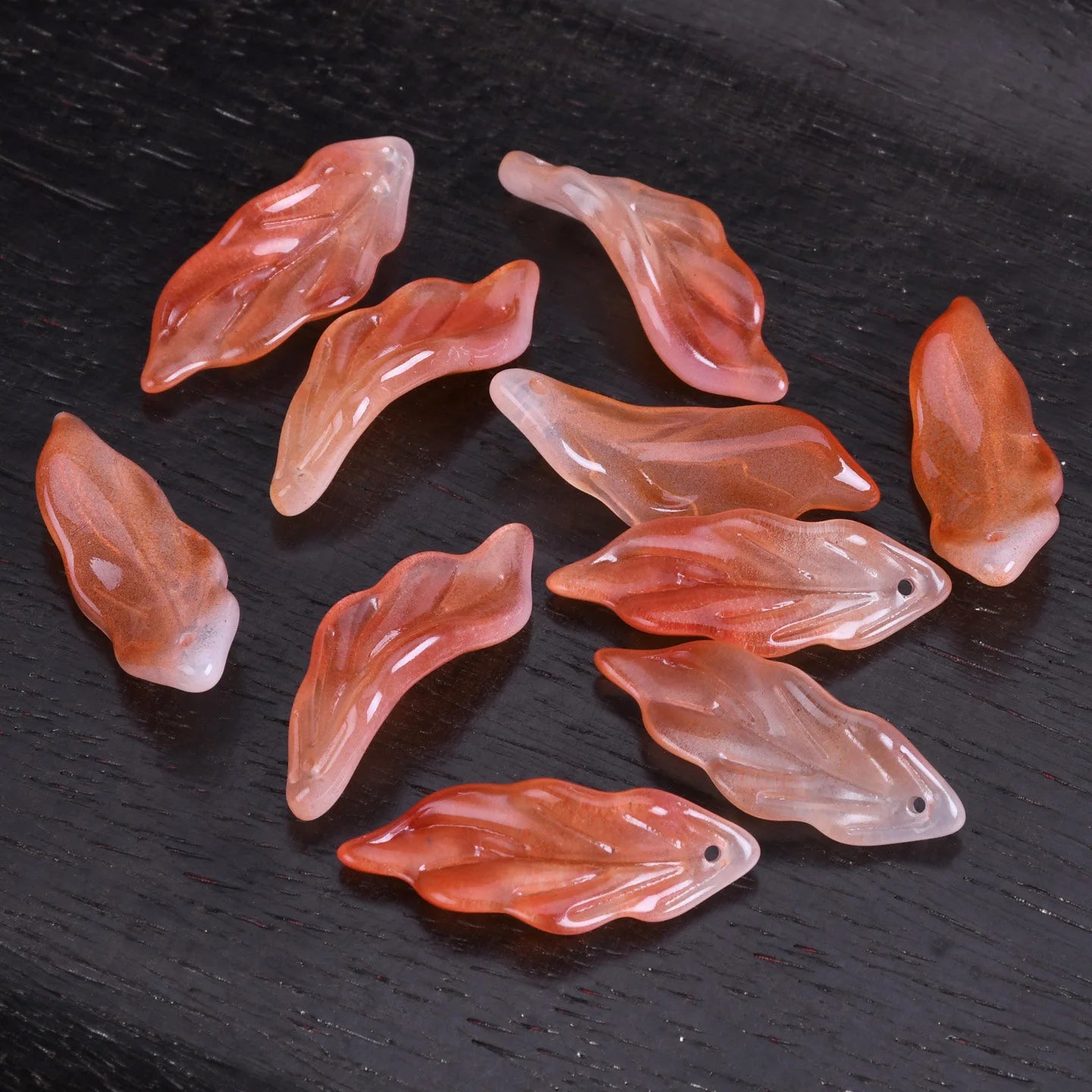 Lot de 10 pétales longs en forme de feuille, 34 x 12 mm, perles en verre de cristal faites à la main, pour la fabrication de bijoux, loisirs créatifs