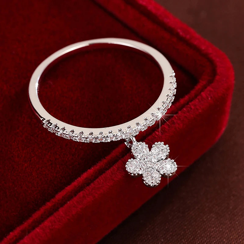 Fashion Gracefully Synthetic Zirconia Women's Ring with Delicate Five-Leaf Flower Pendant