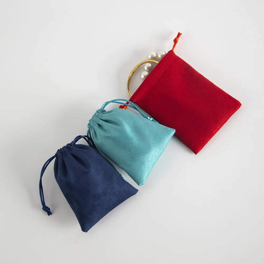Lot de 10 pochettes en velours à cordon coulissant en flanelle grise pour bijoux, trousses de maquillage, pochettes cadeaux chics pour mariage