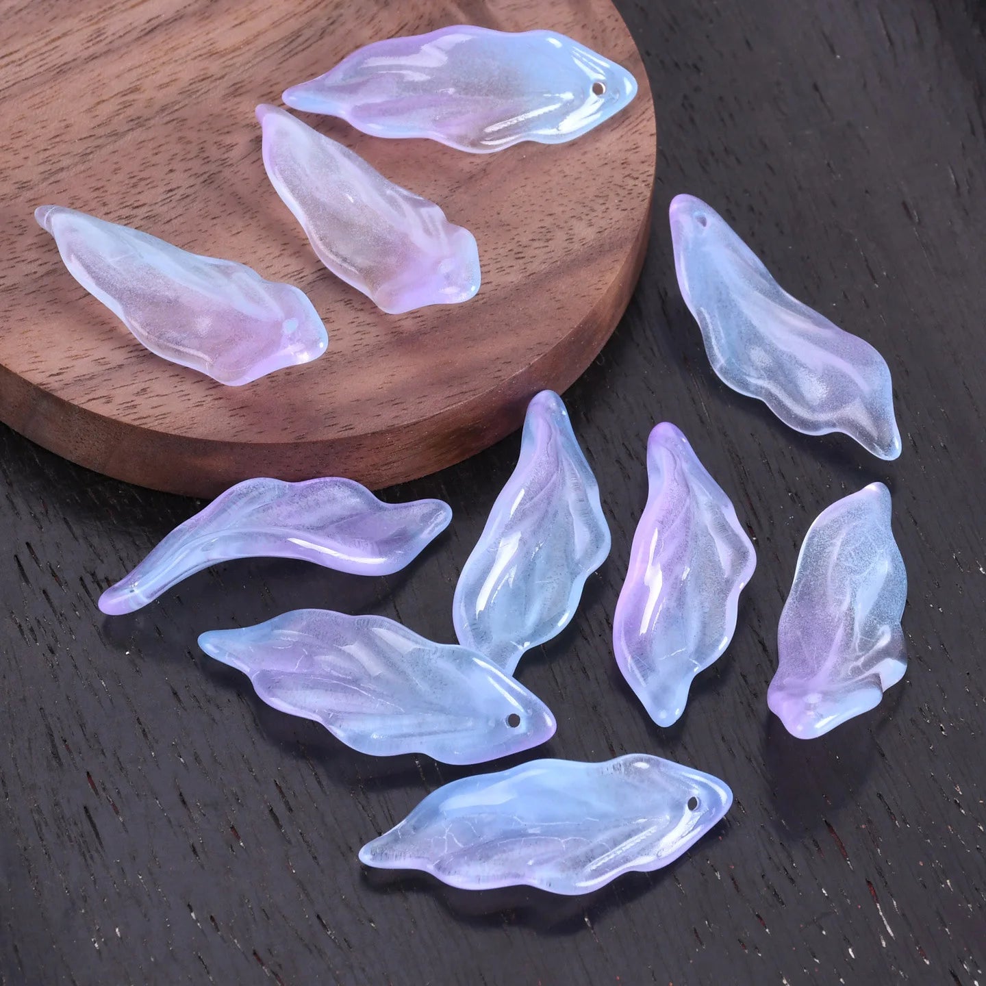 Lot de 10 pétales longs en forme de feuille, 34 x 12 mm, perles en verre de cristal faites à la main, pour la fabrication de bijoux, loisirs créatifs