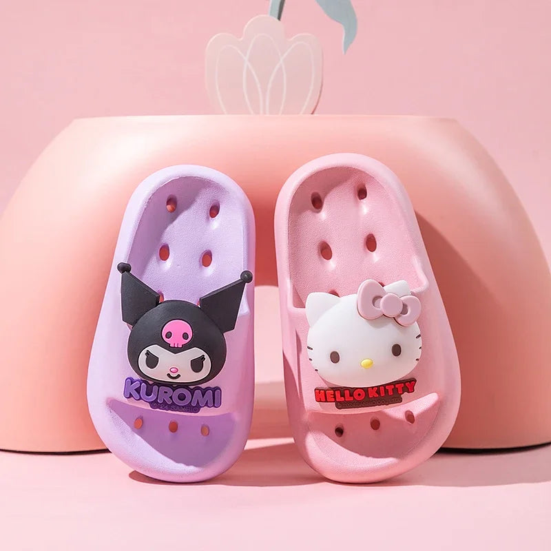 Sanrio Kuromi Sandales d'été mignonnes pour enfants, pantoufles souples d'intérieur et d'extérieur, séchage rapide, semelle antidérapante, dessin animé, cadeau pour filles et garçons