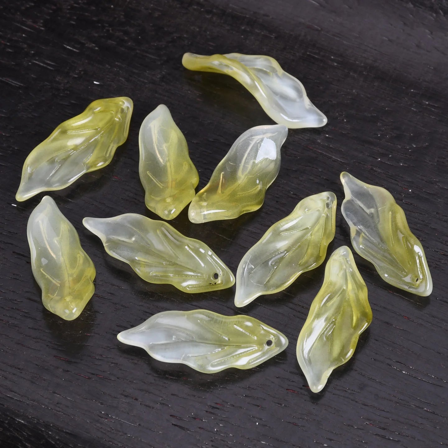 Lot de 10 pétales longs en forme de feuille, 34 x 12 mm, perles en verre de cristal faites à la main, pour la fabrication de bijoux, loisirs créatifs