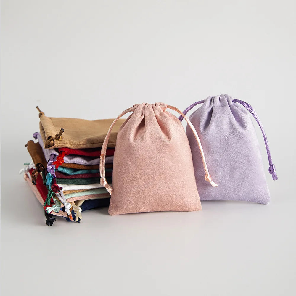 Lot de 10 pochettes en velours à cordon coulissant en flanelle grise pour bijoux, trousses de maquillage, pochettes cadeaux chics pour mariage