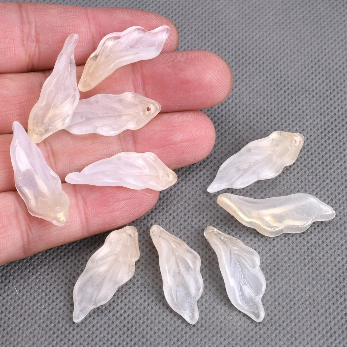 Lot de 10 pétales longs en forme de feuille, 34 x 12 mm, perles en verre de cristal faites à la main, pour la fabrication de bijoux, loisirs créatifs