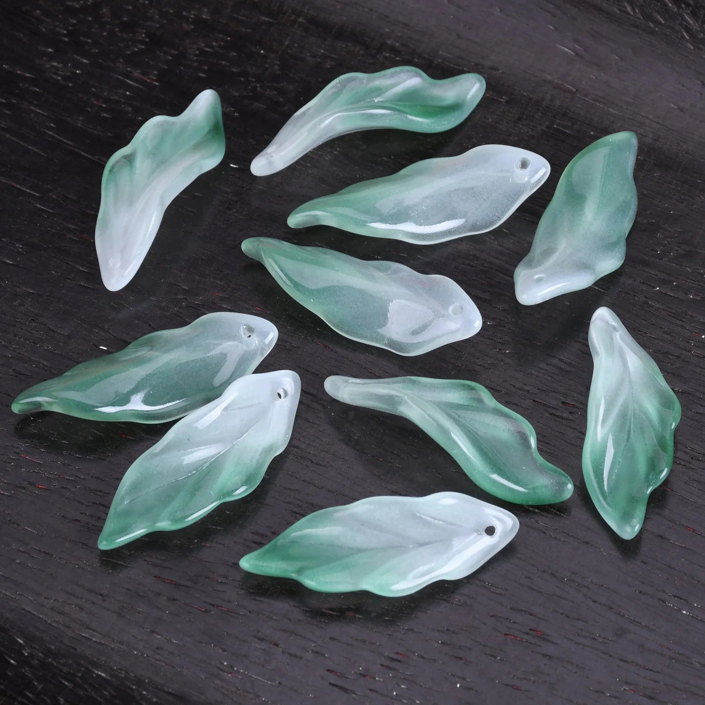 Lot de 10 pétales longs en forme de feuille, 34 x 12 mm, perles en verre de cristal faites à la main, pour la fabrication de bijoux, loisirs créatifs