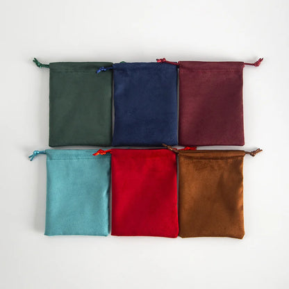 Lot de 10 pochettes en velours à cordon coulissant en flanelle grise pour bijoux, trousses de maquillage, pochettes cadeaux chics pour mariage